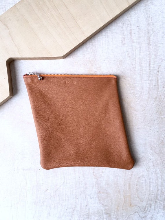 tan coloured purse
