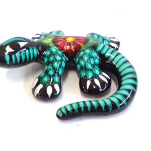 Very Artistic 5&quot; Lizard Gecko Iguana, Handmade, Hand Painted, Mexico Ceramic Wall Art Pottery done by Artisan Friends, Easy to Hang.