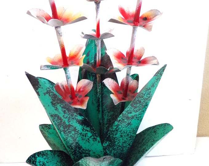 Featured listing image: Beautiful Large 19" Tall Greenish Agave with 3 Stems of Flowers Above by Mexico Metal Artisan. Metal Yard Art. Free Shipping.