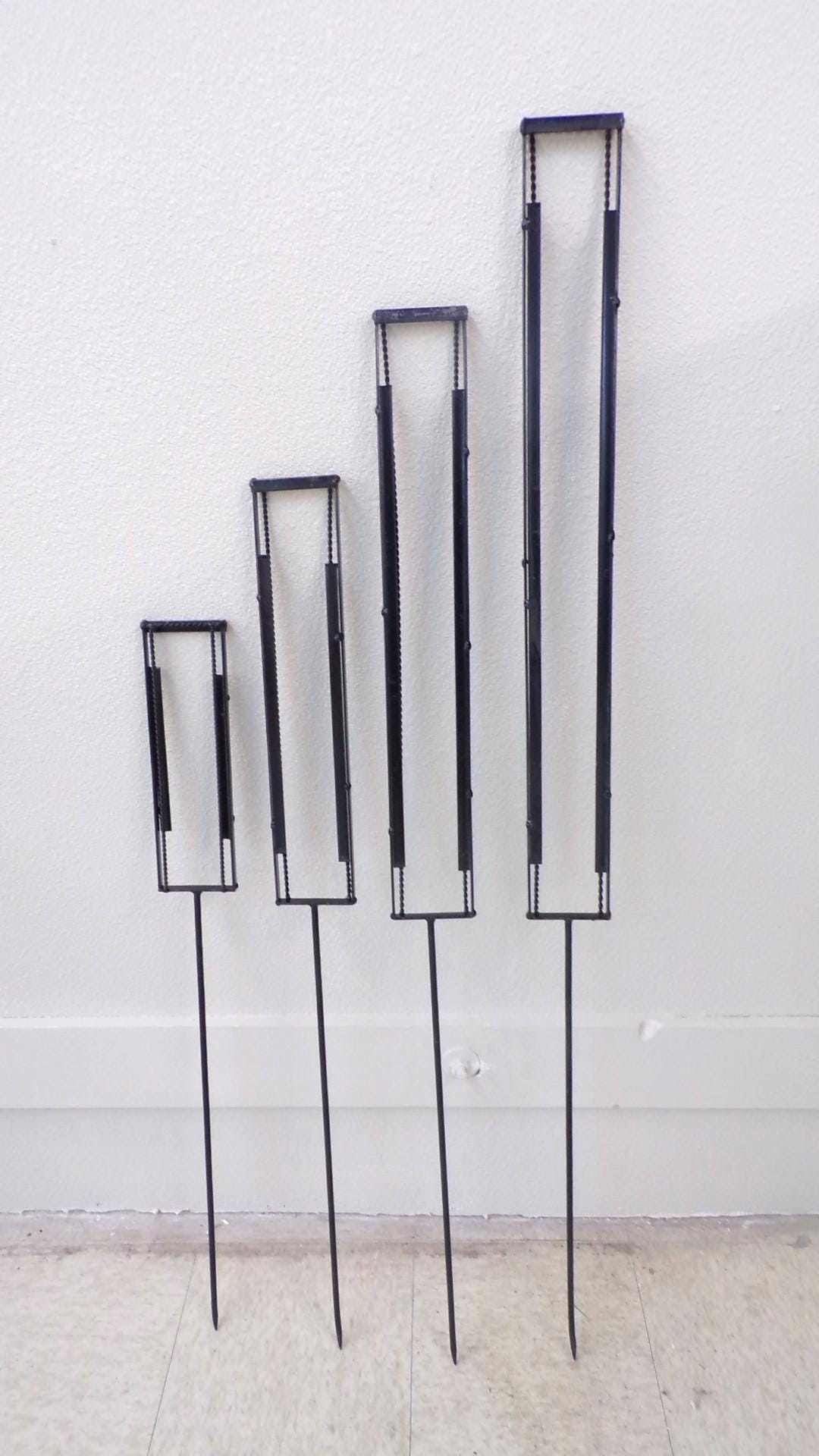 Stick-in-ground Vertical Iron Frame for 6