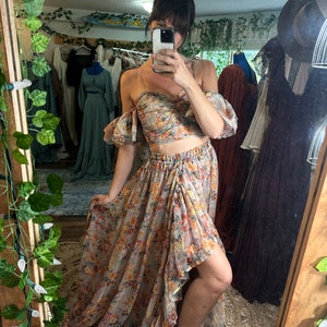 Pedido anticipado de 6 a 8 semanas Poesía de dos piezas con estampado floral llamativo