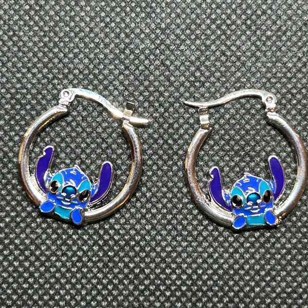 Pendientes de aro de Stitch - Joyería Disney hipoalergénica - Regalo - Detalle para calcetín navideño