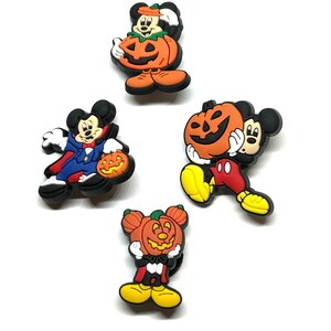 K&ouml;nnte beinhalten: Vier Halloween-Schuhanh&auml;nger mit Mickey Mouse-Charakteren. Jeder Anh&auml;nger zeigt Mickey in verschiedenen Kost&uuml;men, darunter ein Vampir und eine Jack-o'-Laterne. Die Anh&auml;nger sind haupts&auml;chlich schwarz, orange, rot, blau und gelb.