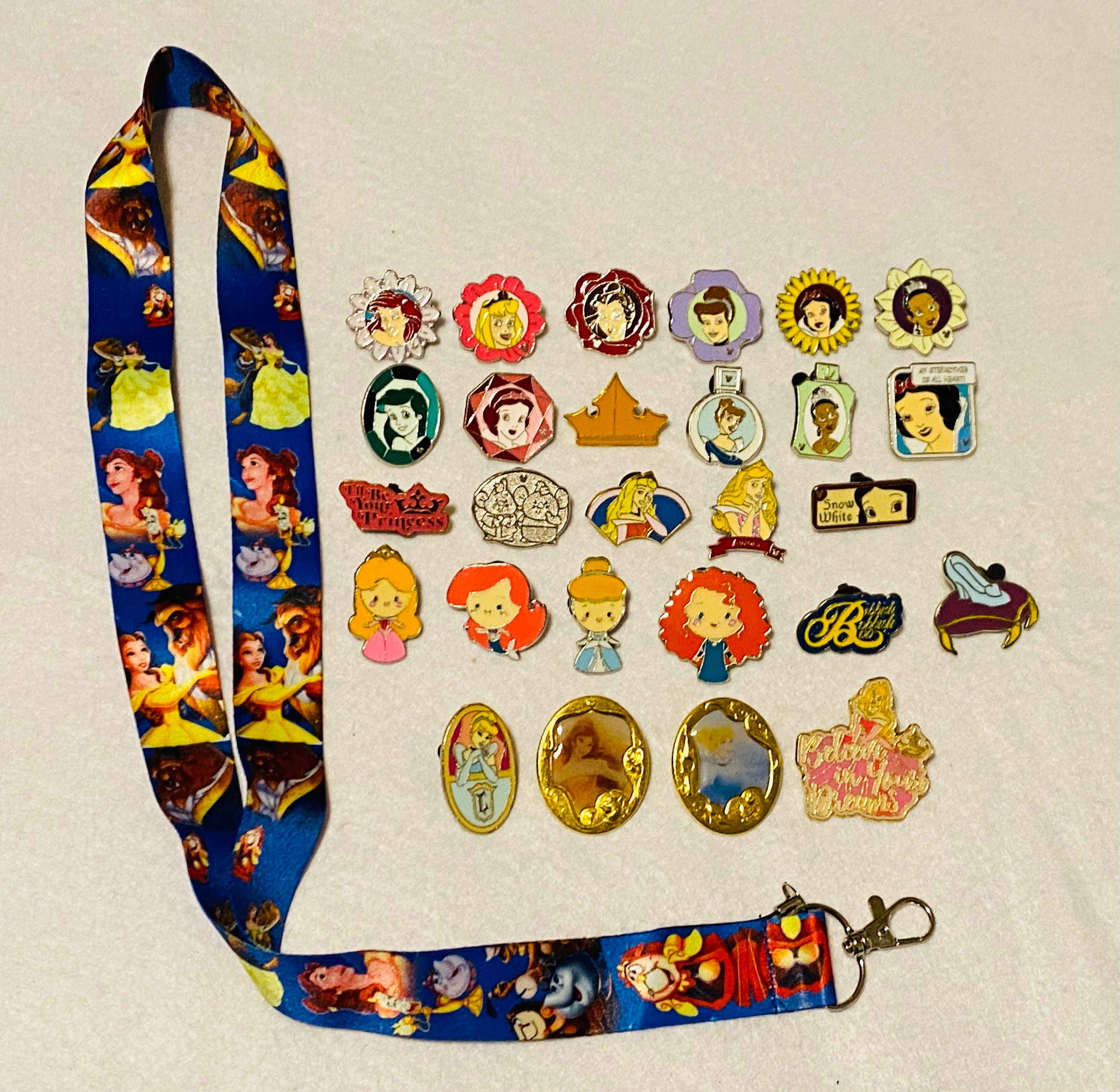 Princess Theme Starter Lanyard Set With 5 Disney Park Trading Pins - Brand  NEW