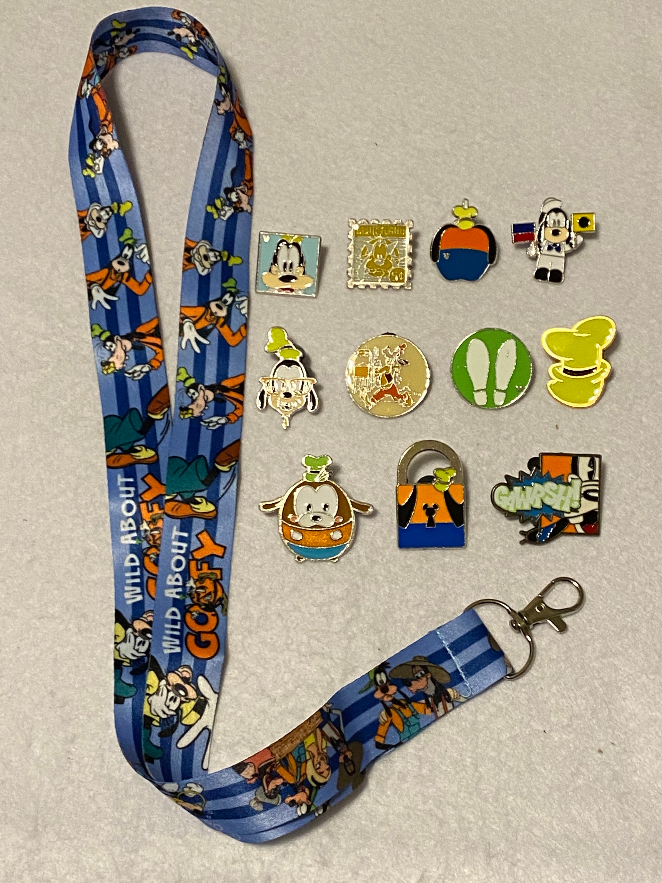 Disney Pin Trading 1 Inch Wide Lanyard Blue Ribbon Mickey Mouse Metal Clasp  L2