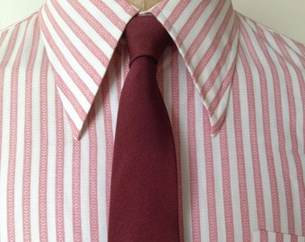 Vintage MENS Carholm red textured 'Miracle Crepe' tie, circa 60s