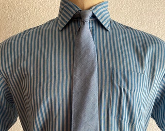 Vintage MENS light solid blue cotton blend tie, circa 80s-90s