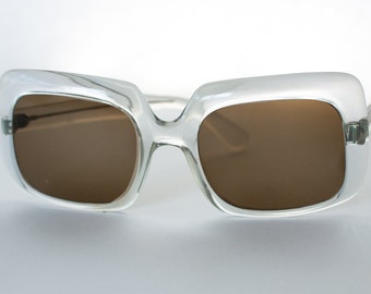 Very cool vintage sunglasses