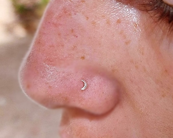 Tiny Moon Nose Stud, Tiny Nose Stud, Moon Nose Ring, Small Moon Nose Stud Ring, Tiny Nose Ring, Délicate navigant, Nose Piercing