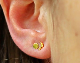 Orecchini Luna - Orecchini Minimalisti - Piccoli Orecchini a Perno - Regalo per Sorella - Orecchini Delicati - Regalo per Lei - Luna Crescente - Regalo per la Migliore Amica