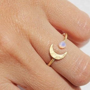 Moon Opal Ring, Valentine Gift, Best Friend Gift, Boho Rings, Moonstone Ring, Opal Midi Ring,Opal, Gold Rings, Moon Ring,Valentines Day Gift