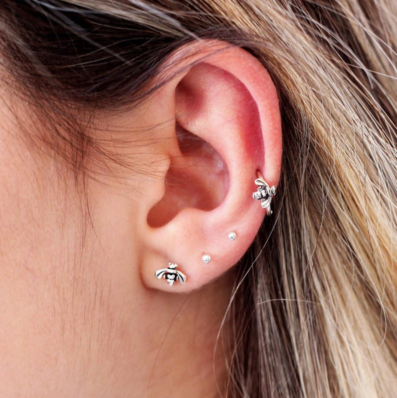 Orecchini a forma di piccola ape, orecchini spaiati minuscoli, orecchini a perno a forma di ape in argento sterling, oro o oro rosa, set di orecchini a perno per donna immagine 5