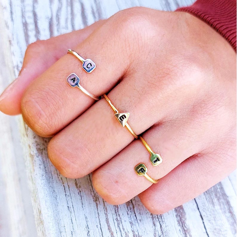 Tiny Initial Ring,Personalized Stacking Rings, Initial stacking RING, Stackable Name Rings, Personalized Jewelry, Initial, Bridesmaid Gift imagem 1