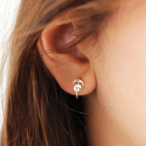 Celestial Huggie Hoop Oorbellen, Moon Phases Kraakbeen Oorbel, Minimalistische oorbellen, cadeau voor vrouwen