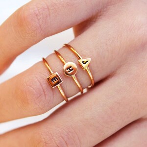 Tiny Initial Ring,Personalized Stacking Rings, Initial stacking RING, Stackable Name Rings, Personalized Jewelry, Initial, Bridesmaid Gift imagem 4