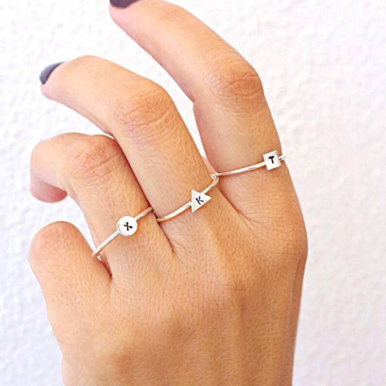 Tiny Initial Ring,Personalized Stacking Rings, Initial stacking RING, Stackable Name Rings, Personalized Jewelry, Initial, Bridesmaid Gift imagem 10