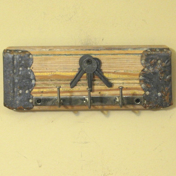 Shabby Chic Wall Key Holder With Three Upcycled Vintage Keys Key Rack, Key  Storage Ready to Ship 