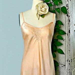 Vintage lingerie 1930s peach silk satin charmeuse bias cut handmade slip /w/ fagotting & embroidery, 38" bust, Pristine condition!