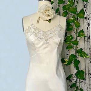 Vintage lingerie 1940s YOLANDE ivory rayon satin handmade bias cut full slip, cerub & floral appliques, lace trim, 32&quot; bust, Pristine!
