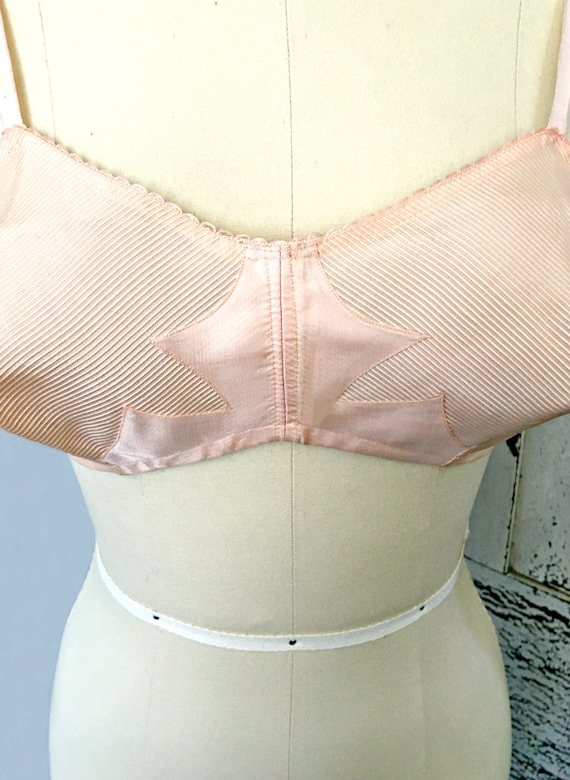 Vintage lingerie 1940s French import NETTY peach … - image 4