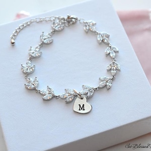 Flower Girl Gift, Personalized Gift for Flower Girl, Travel Jewelry Case, Flower Girl Bracelet, Personalized Jewelry Box INCLUDED