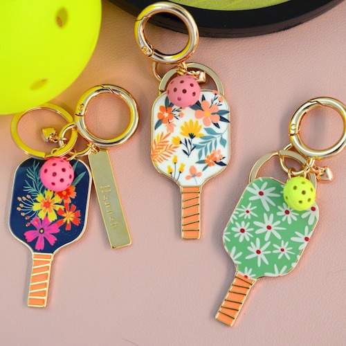Porte-clés pickleball personnalisé, étiquette de sac pickleball, porte-clés pagaie pickleball, cadeau pour amateur de pickleball, cadeau sport pour elle, cadeau de Noël