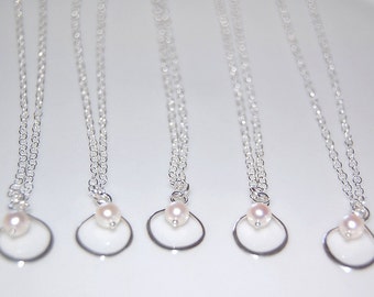 Bridesmaid Necklaces Set of 5, Infinity Necklaces, Pearl Bridesmaid Gift Set,Silver Infinity Pendant, Eternity Necklace, Spring Wedding