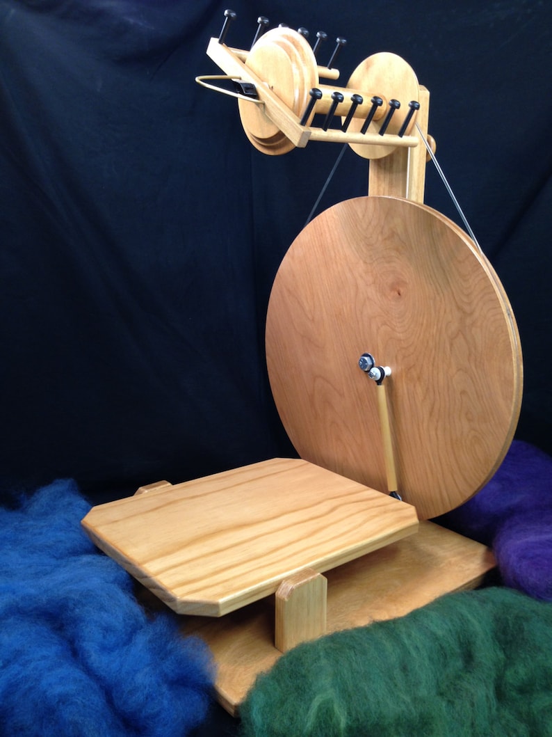 Smooth quiet easy to use spinning wheel with large bobbins | Etsy