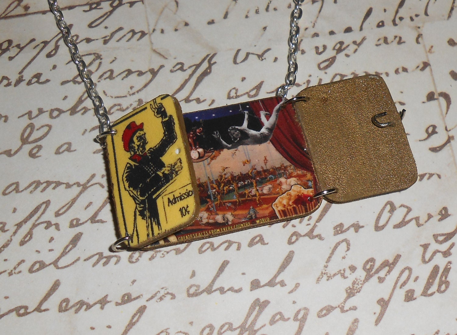 Vintage Zirkusszene Locket mit öffnenden Türen Halskette, Peepshow Medaillon mit Karneval Zirkusszene im Inneren, interaktive Schmuck Anhänger