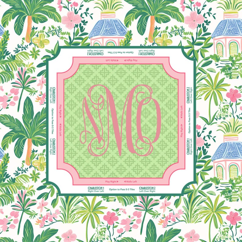 Puede incluir: Un cuadrado decorativo con un monograma rosa "M" sobre un fondo verde claro estampado, enmarcado por un borde rosa. El dise&ntilde;o se establece sobre un estampado tropical de flores y palmeras con el texto "Charleston 1" y "Charleston 2".