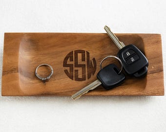 Engraved Acacia Wood Valet Tray – Personalized Catchall, Groomsmen Gift