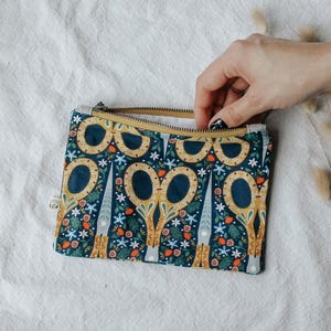 Vintage Sewing Scissors Zipper Pouch, Handmade Cosmetic Bag, Quilted Makeup Pouch, Gift for Seamstress