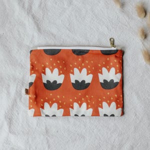 Nécessaire com zíper e estampa floral de tulipas vermelhas, bolsa de maquiagem com estampa floral, nécessaire de algodão para cosméticos, organizador de viagem com estampa de flores, presente botânico, nécessaire de higiene pessoal