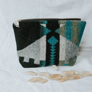 Bolsa grande de lã para maquiagem | Azul, cinza, verde e preto, design do sudoeste