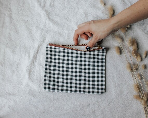 checkered travel makeup bag Large Organizer Fireflystyle A stylish and practical solution for keeping your makeup and beauty essentials organized checkered makeup bag Scratch