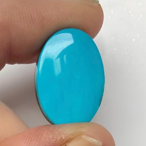 Beautiful Kingman Turquoise Blue Cabochon #K108