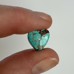 Kingman Turquoise Small Heart Cabochon