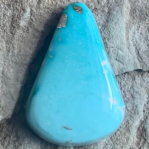 Royston Turquoise Cabochon: Blue Triangular Stone, Nevada Mined (32x22mm, 38 Carats)