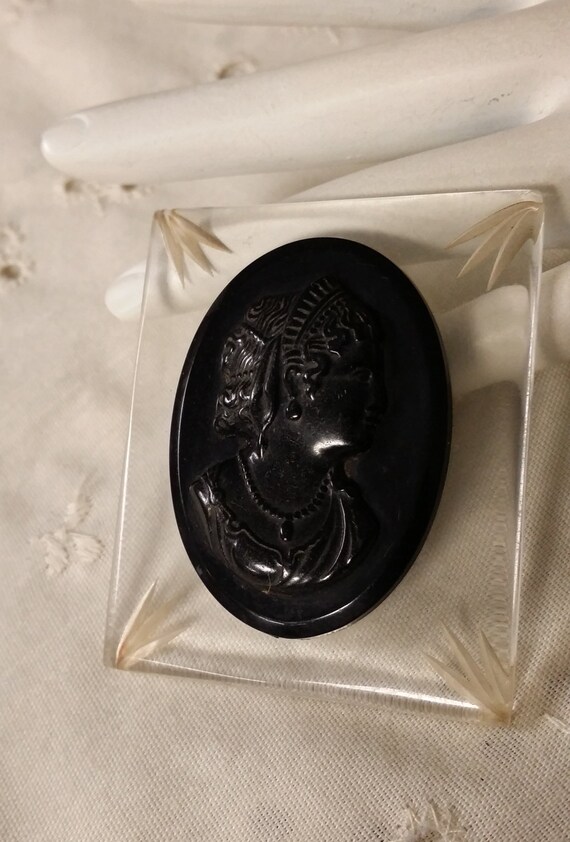 1950s Carved Clear Lucite Black Cameo Right Facin… - image 2