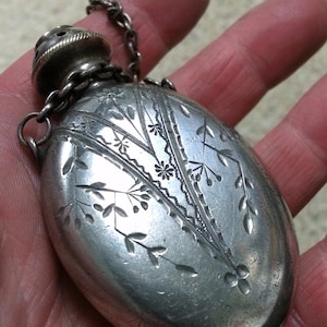 Antique Victorian Sterling Silver Chatelaine Vinaigrette Perfume Scent Bottle Engraved