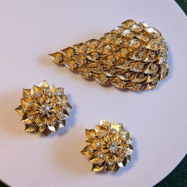 1950's Amerique Brushed Gold Tone Rhinestone Brooch and Clip on Earrings