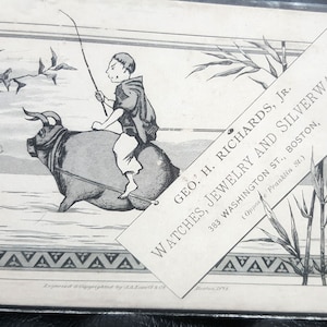 1879 Werbung Handelskarte Geo H Richards Jr. Uhren Schmuck Silberbesteck Washington St Boston Kalender auf der Rückseite der Karte