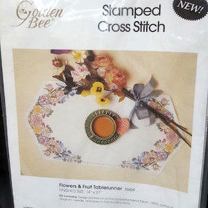1992 Goldene Bienenblumen & Obst Tischläufer 20429 gestempelt Kreuzstich Candamar Designs