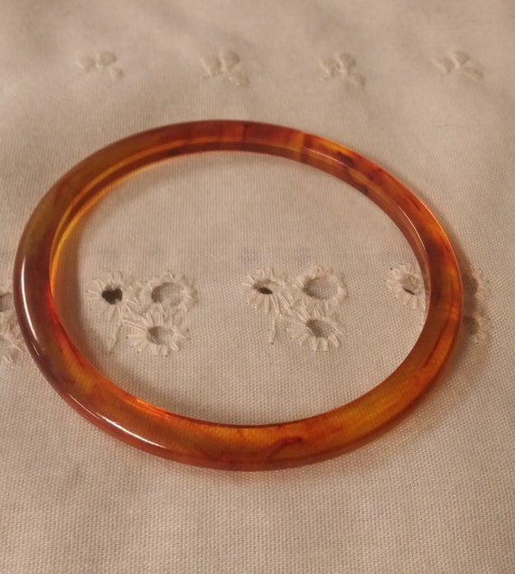 Vintage Bakelite Apple Juice Swirl Bangle Spacer … - image 1