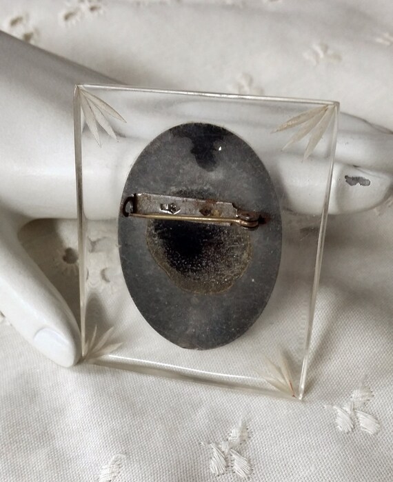 1950s Carved Clear Lucite Black Cameo Right Facin… - image 6