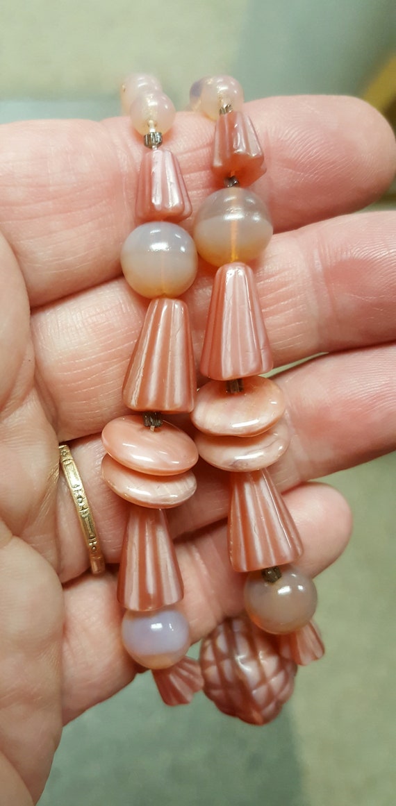 1920's Deco Pink Opalescent Molded Glass Bead Cho… - image 2