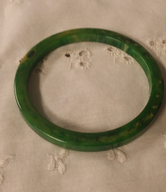 Vintage Bakelite Bangle Bracelet Creamed Spinach G