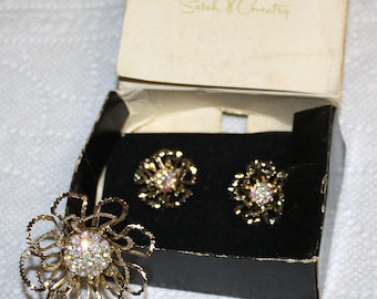 Boucles D'Oreilles Clips Vintage Plaqué Or à Cristaux - État Impeccable SARAH COV