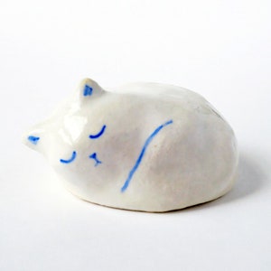 Sleeping Cat Figurine / Ceramic Cat Ornament