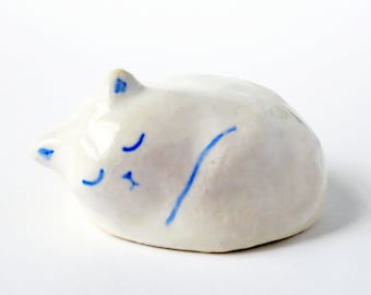 Sleeping Cat Figurine / Ceramic Cat Ornament